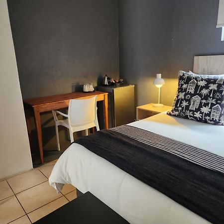 The Lantern Guesthouse Bloemfontein Exteriör bild