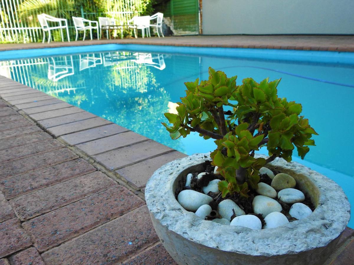 The Lantern Guesthouse Bloemfontein Exteriör bild